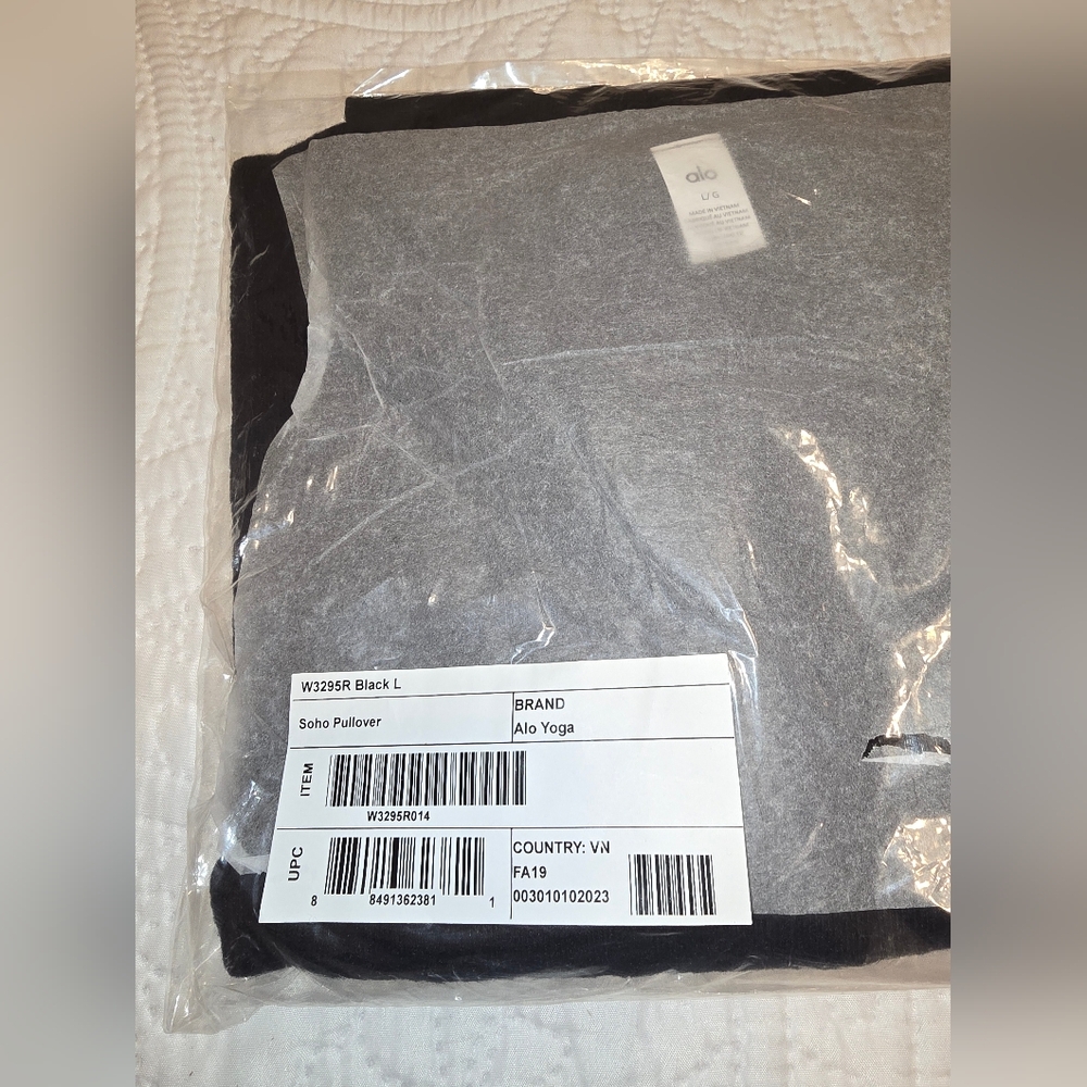 ALO Soho Pullover NWT Black Size L - Picture 5 of 8